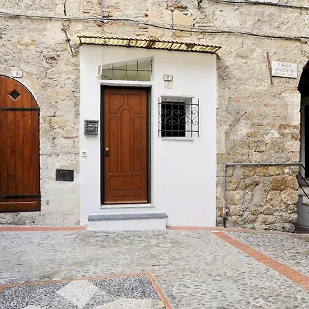 Ferienwohnung Fur 7 Personen Ca 100 Qm In Ventimiglia, Italienische Riviera Italienische Westkuste アパート ヴェンティミーリア