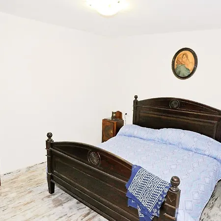 Ferienwohnung Fur 7 Personen Ca 100 Qm In Ventimiglia, Italienische Riviera Italienische Westkuste * Ventimiglia